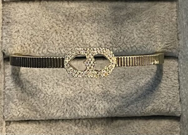 Bracelet avec design en forme de cœur 5677Y-BX