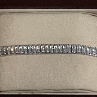 Bracelet avec de petites perles transparentes 2756Q-BX