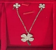 CHAINE AVEC PENDENTIF + BOUCLES D'OREILLES 911J-BX