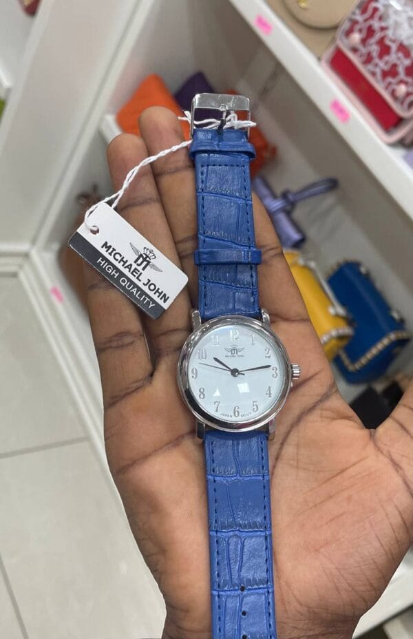 MONTRE RONDE MICHAEL JOHN AVEC DESIGN 82OM9-BT