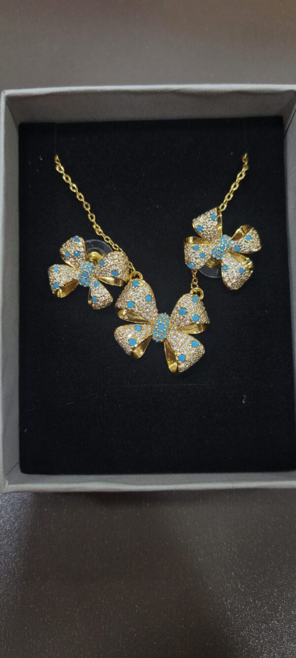 CHAINE + BOUCLES. CB206