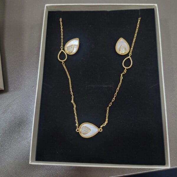 CHAINE + BOUCLES. CB249