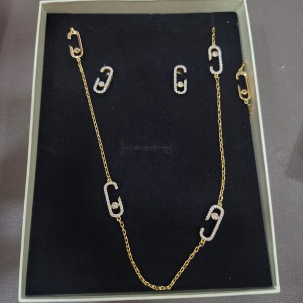 CHAINE + BOUCLES. CB250