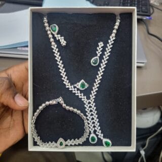 Chaine + Boucles d'oreilles + gourmette
