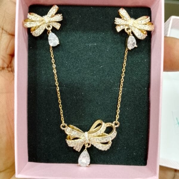 CHAINE + BOUCLES. CB006