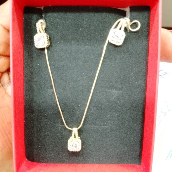 CHAINE + BOUCLES. CB012