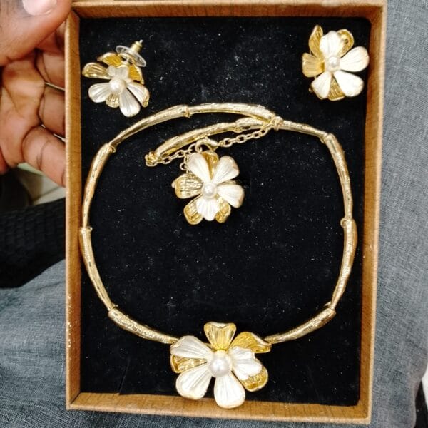 CHAINE + BOUCLES. BC032